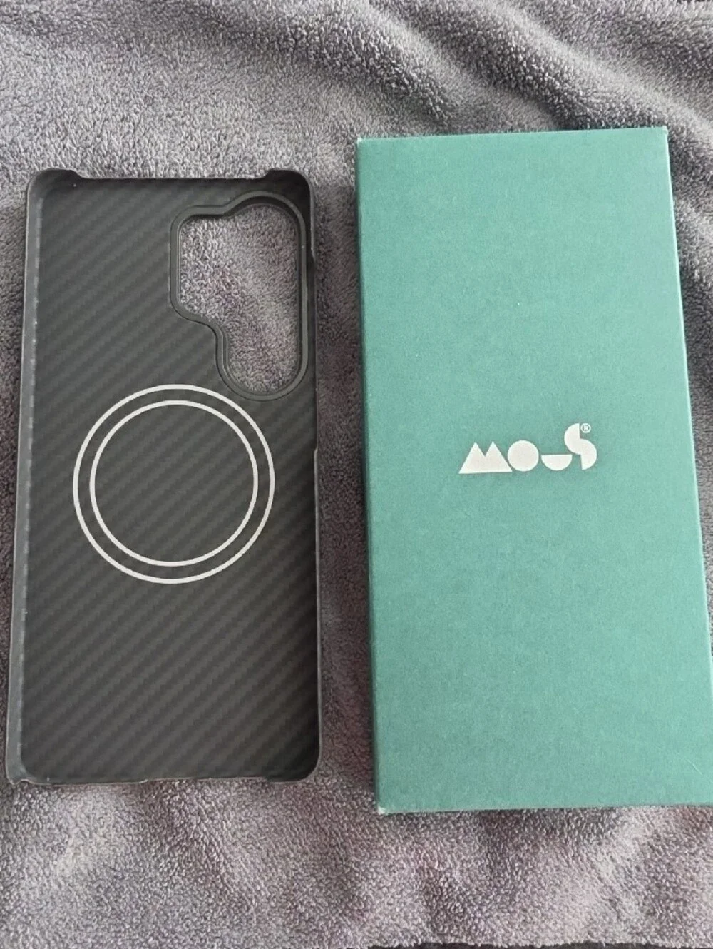 Mous Black Carbon Fiber Texture Phone Case - Sleek Protection for S26 Ultra
